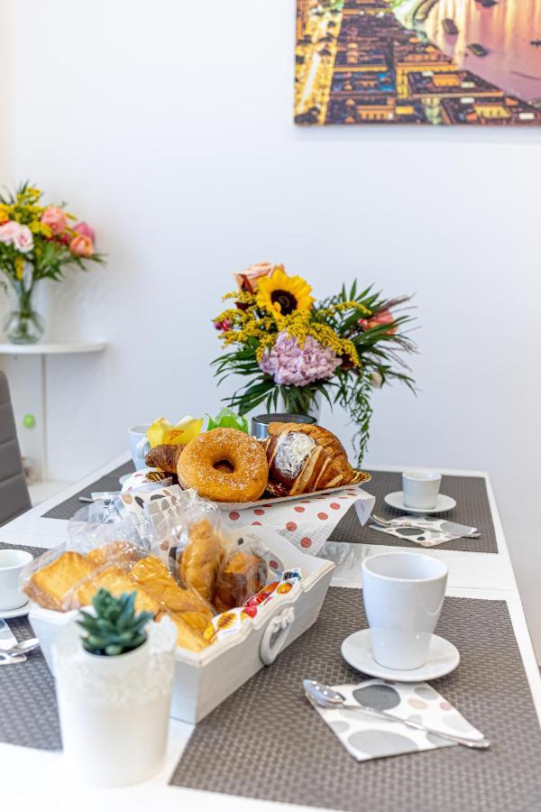Bed and Breakfast White Gold Napoli Esterno foto