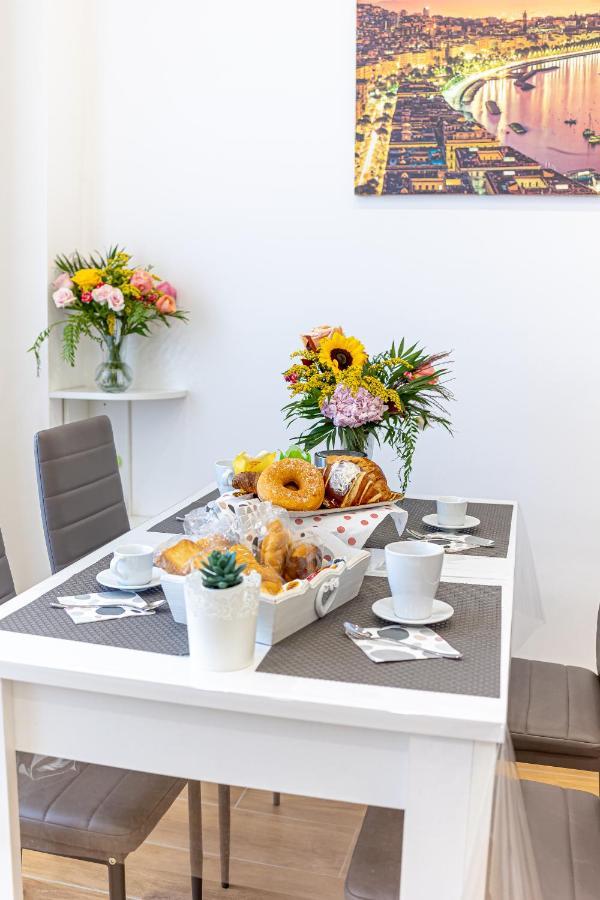 Bed and Breakfast White Gold Napoli Esterno foto